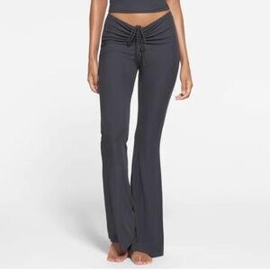 SKIMS Soft Lounge Ruched Pant in Graphite